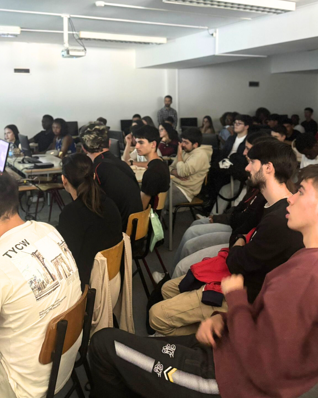 Cibercrime: Cyberbullying e Crimes Conexos Cibercrime: Cyberbullying e Crimes Conexos