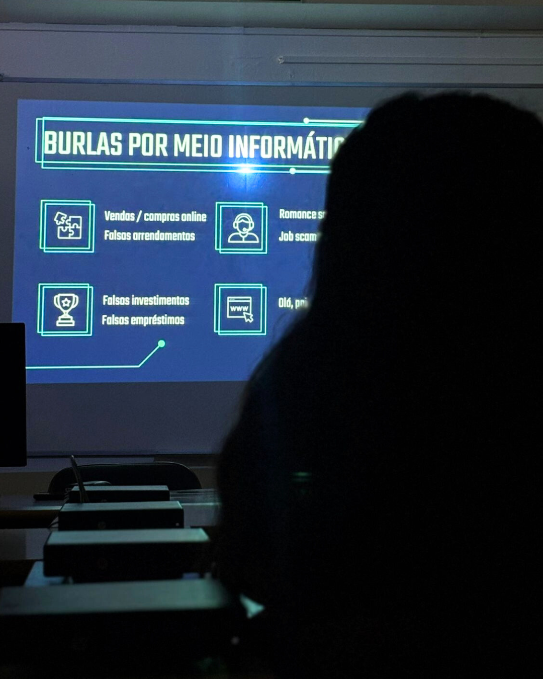 Cibercrime: Cyberbullying e Crimes Conexos Cibercrime: Cyberbullying e Crimes Conexos